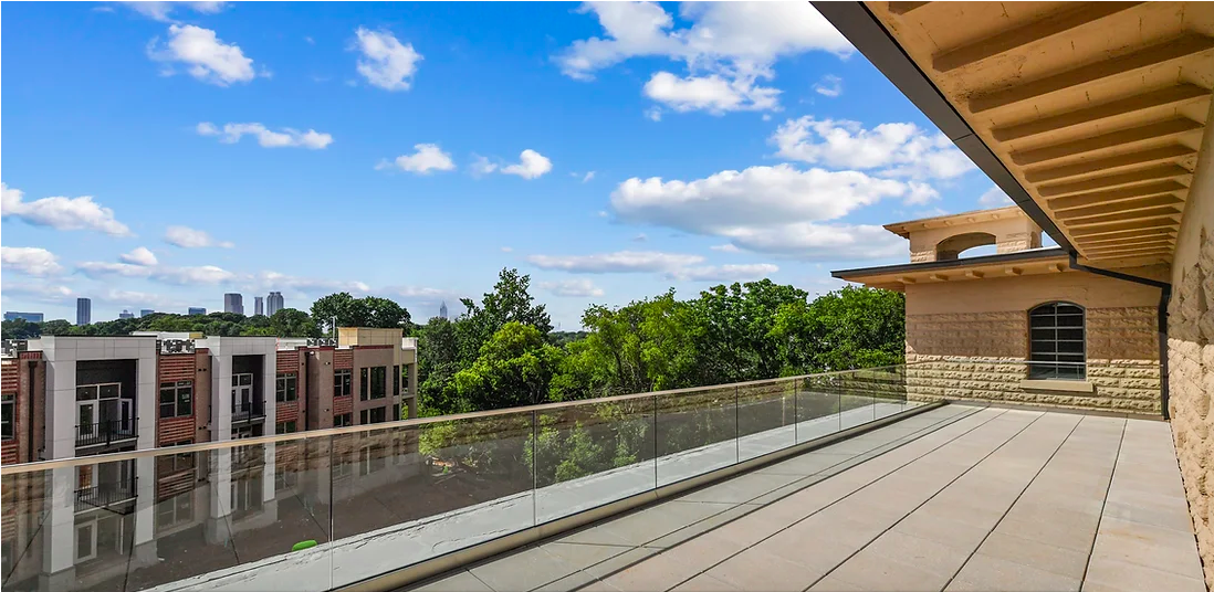 New mid-rise building lords over Interstate 20 in Grant Park